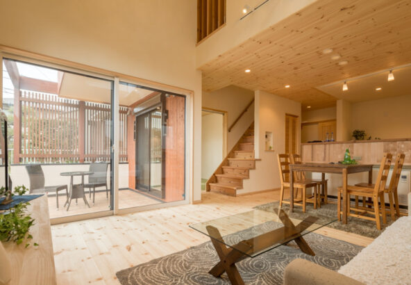 ウッドデッキのあるLDK